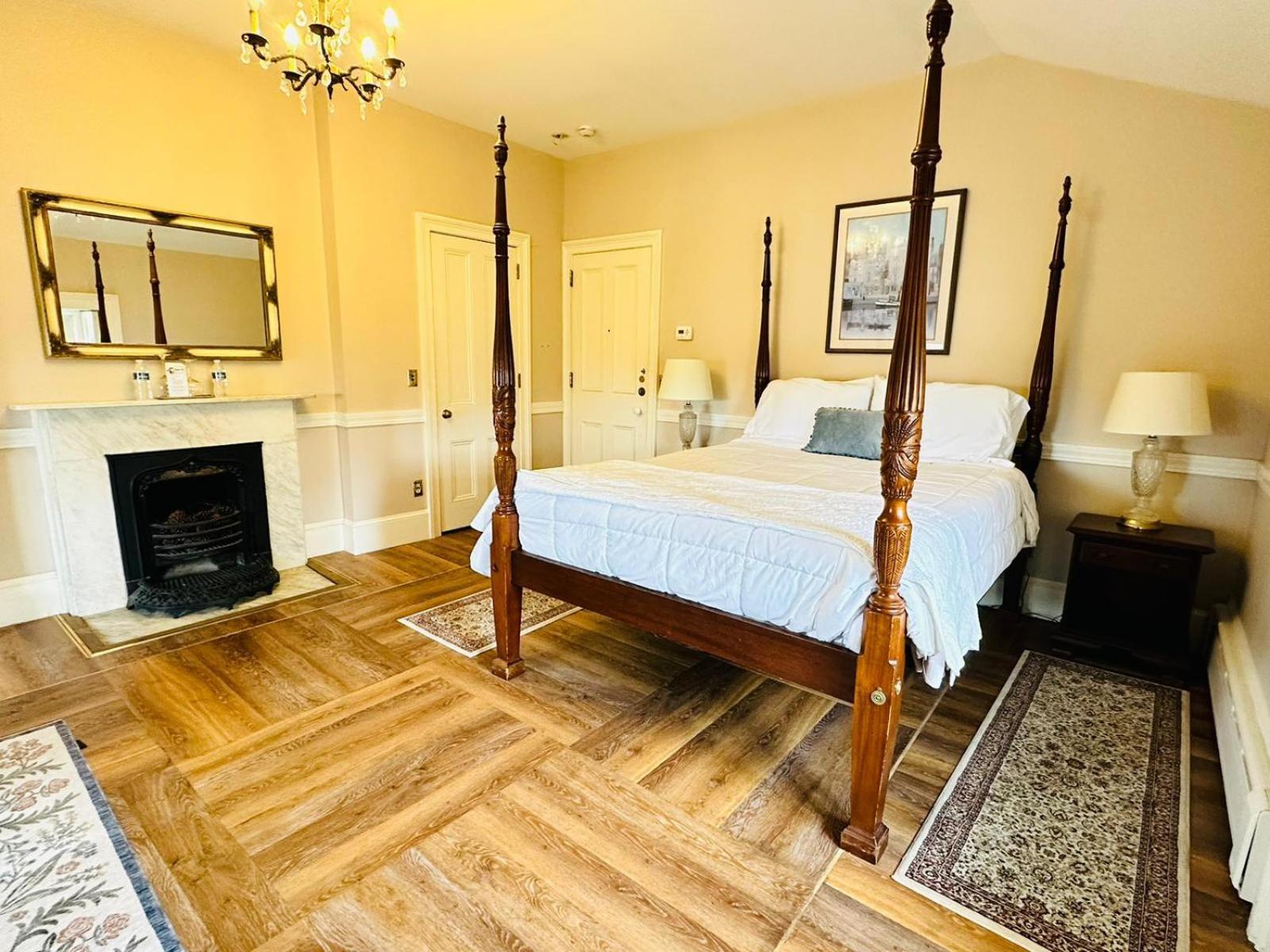 The Hamilton Hoppin House Hotel Мидълтаун Екстериор снимка